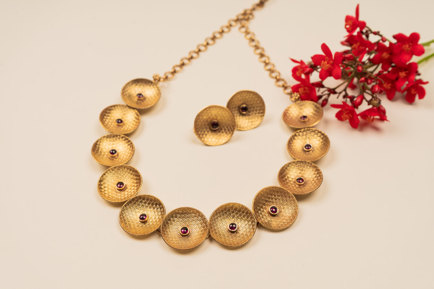 TRIBAL ROUND PIECES SET