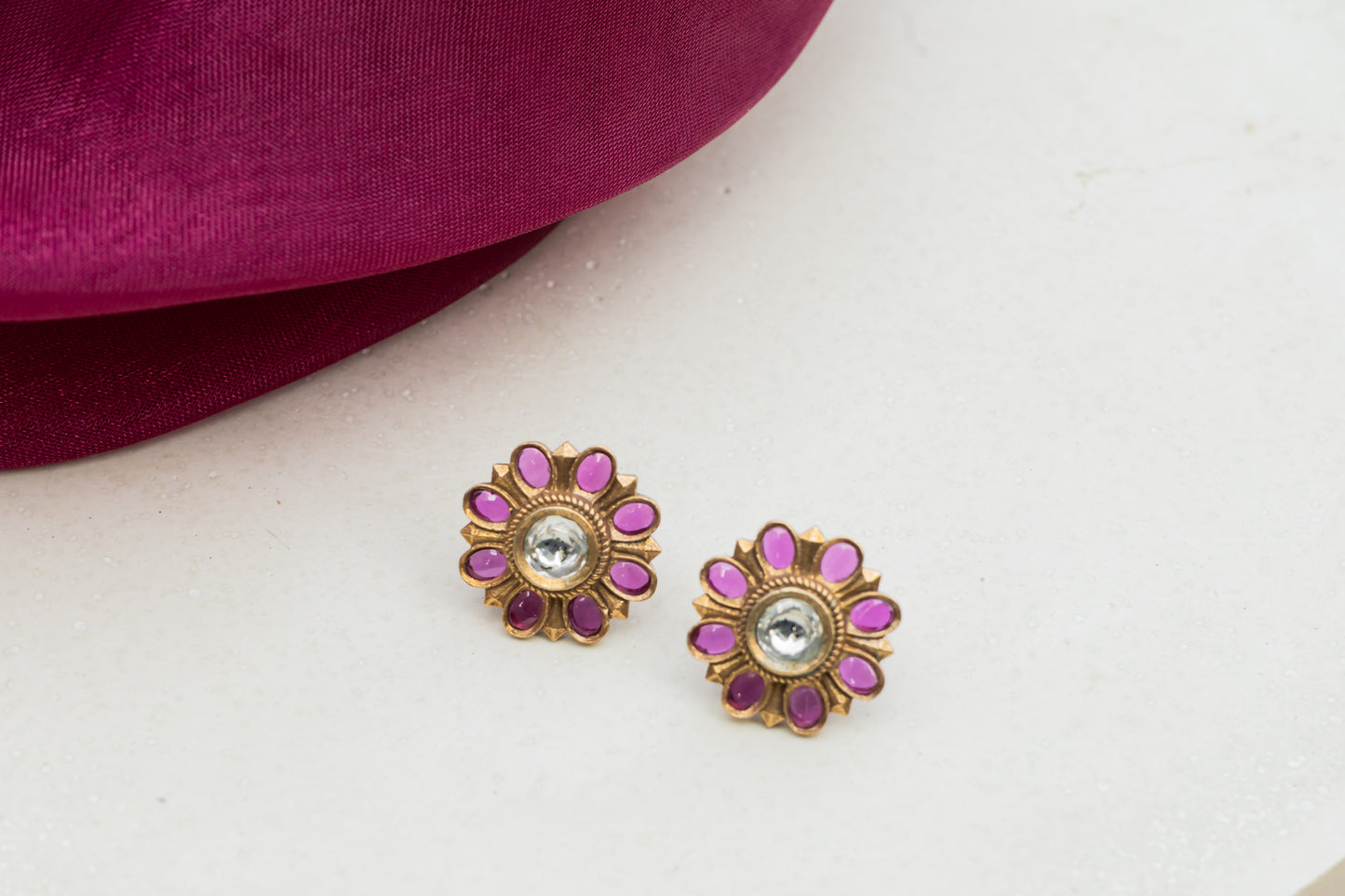 MAGENTA FLOWER WITH WHITE CENTRE