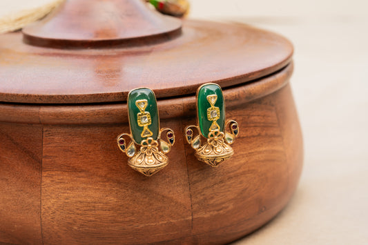 JADAU ON SILVER EMERALDITE ON A KALASH