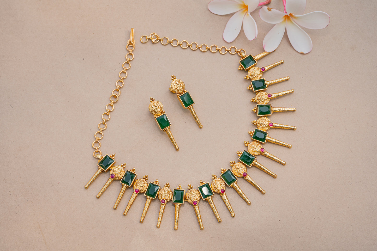 TRIBAL GREEN STONE TEMPLE NECKLACE SET