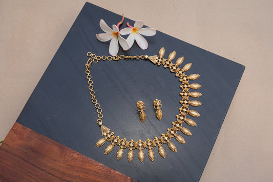 ANTIGOLD PLATED SILVER MULTILEAF NECKLACE