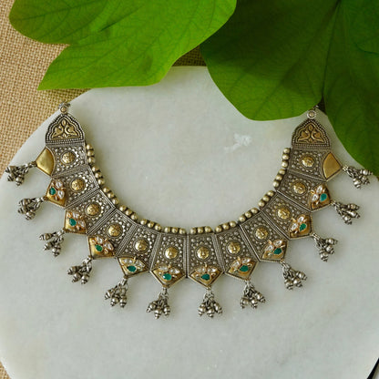Toran - Stiff Necklace
