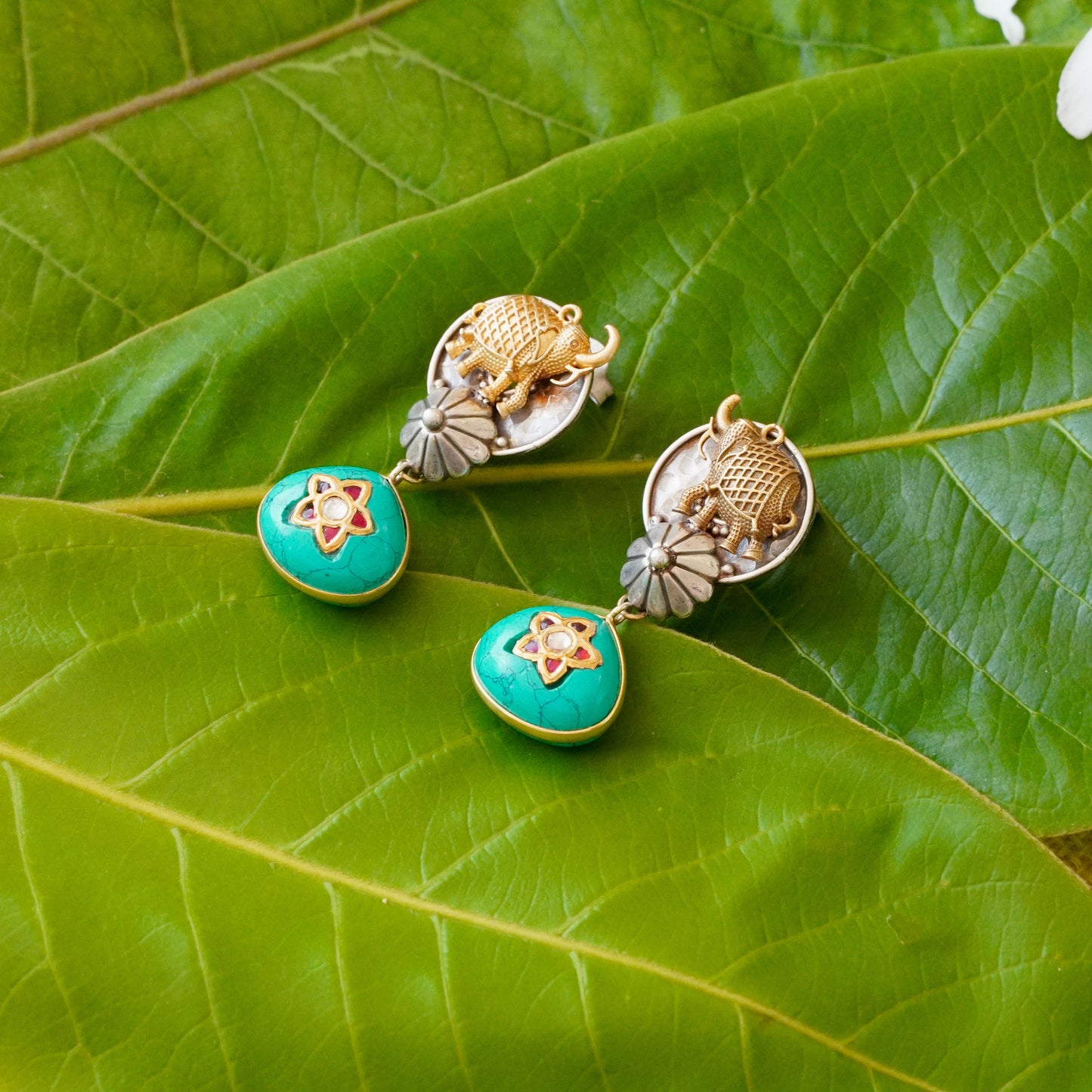 Firoza gemstone on Amulate over a Nagada piece fastened in fresh-water precious pearls and earrings