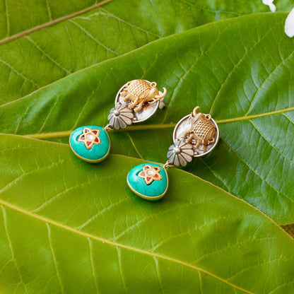 Firoza gemstone on Amulate over a Nagada piece fastened in fresh-water precious pearls and earrings