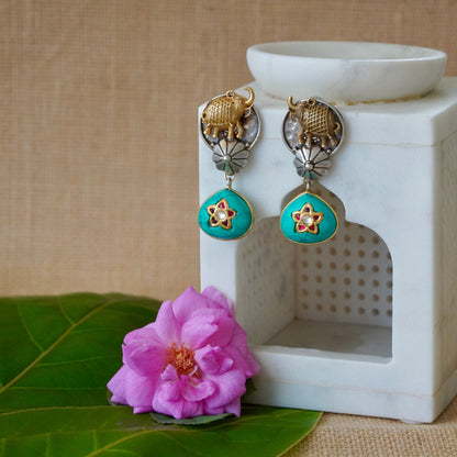 Firoza gemstone on Amulate over a Nagada piece fastened in fresh-water precious pearls and earrings